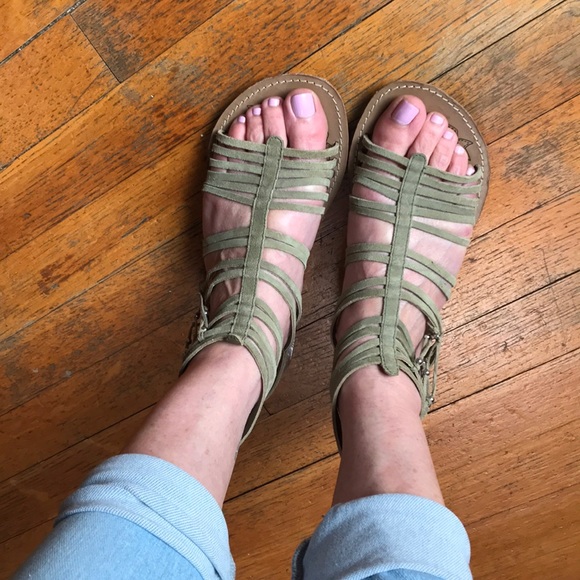 Kickers Shoes - 💐Kickers Olive Suede Sandals Size 36/7M💐